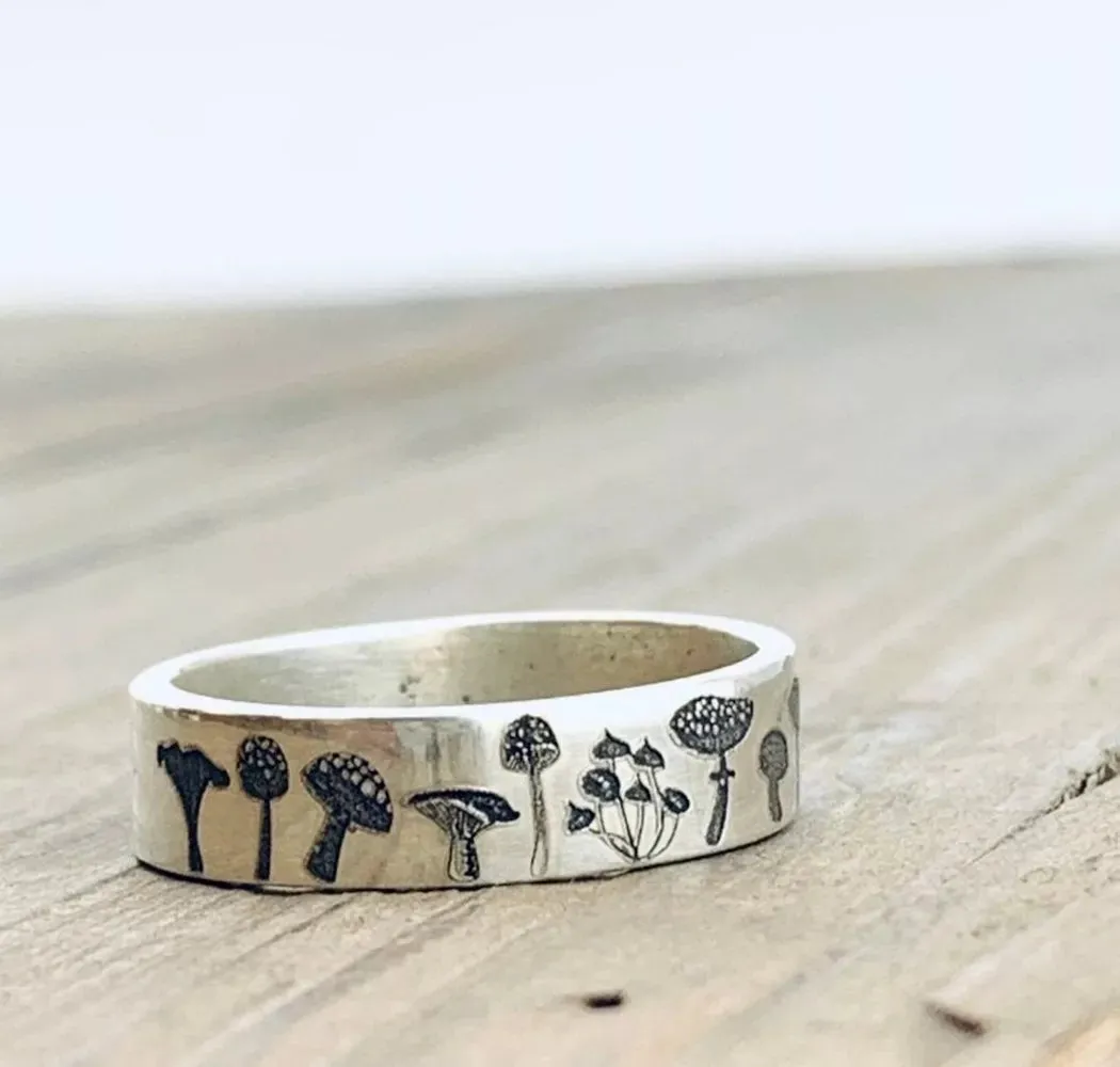 Bohemian Delicate Handmade Carved Flower Rings Vintage Mushroom Ring For Women Girls Wedding Band Best Christmas Birthday Gift