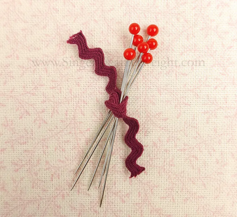 Glass Head Pins, Red Super Fine