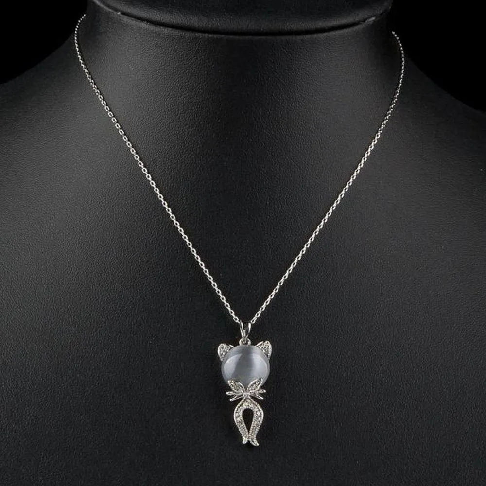 Gray Cat Crystal Necklace KPN0103